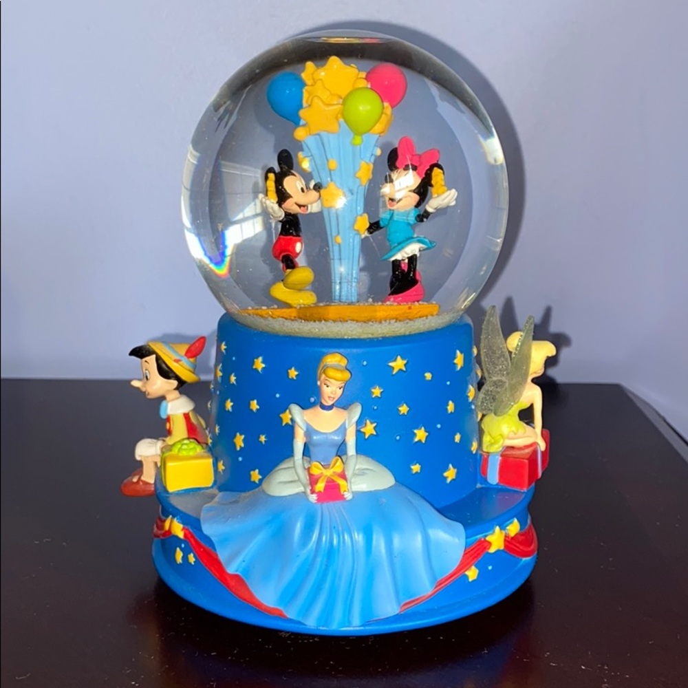 disney collection snowglobe